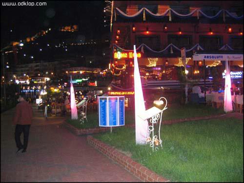 Slika- (C)2004
