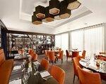 London-Luton, Doubletree_By_Hilton_Hotel_London_-_Ealing