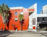 Nomads St Kilda Hostel